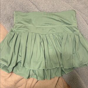 Chic Pleated Mini Skirt in Green